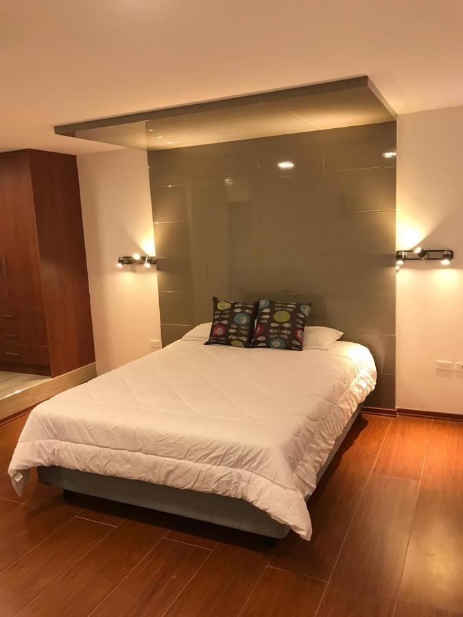 Hotel Bacastell Quito Bagian luar foto