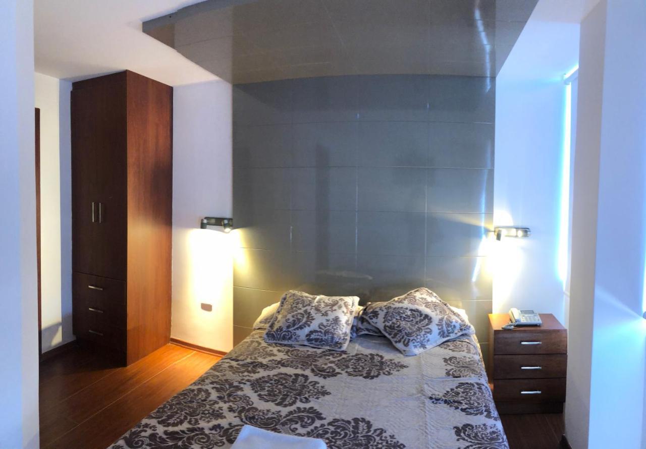 Hotel Bacastell Quito Bagian luar foto
