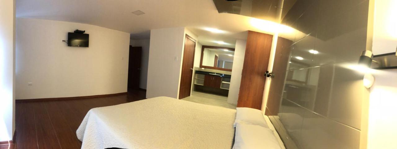 Hotel Bacastell Quito Bagian luar foto